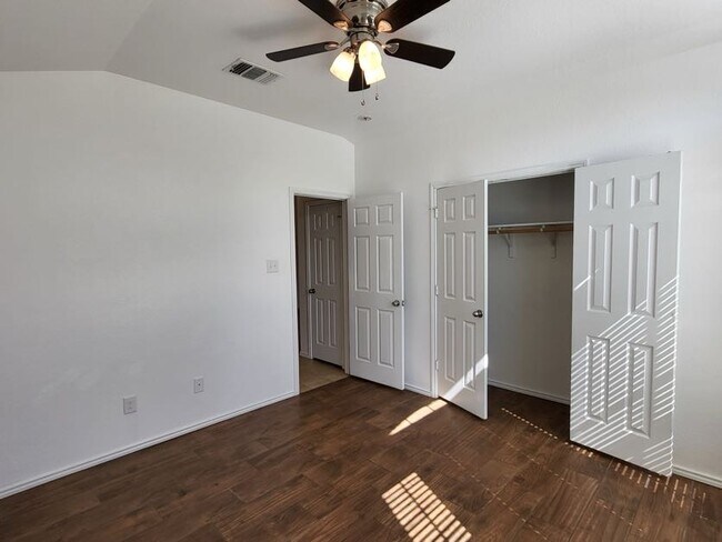 Building Photo - 6709 Mustang Creek Rd