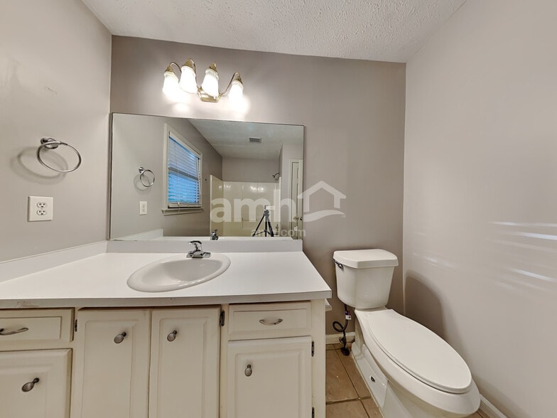 Building Photo - 420 Etowah Valley Way