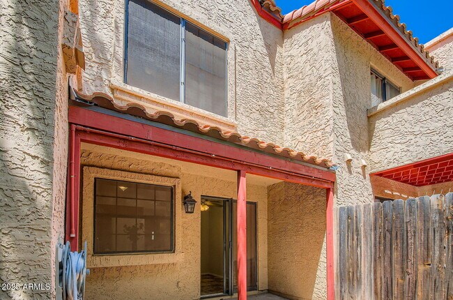 Building Photo - 4901 E Kelton Ln