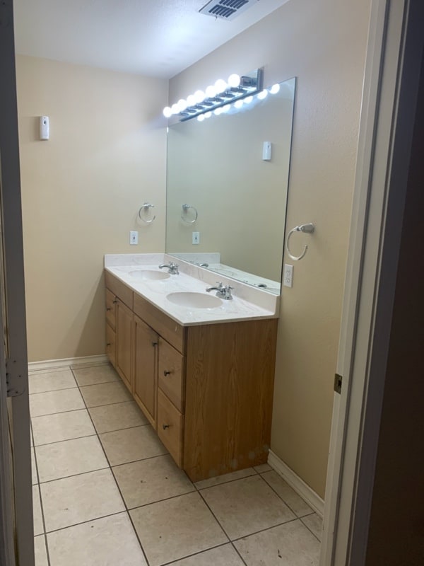 Building Photo - 917 N Hancock Ave