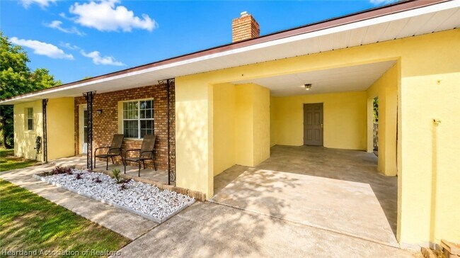 Building Photo - 1803 Roberta Ave