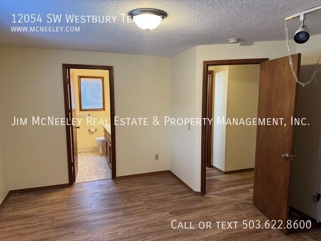 Building Photo - 12054 SW Westbury Terrace