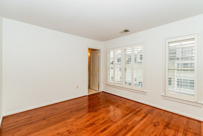 Building Photo - 87 Heron Lane