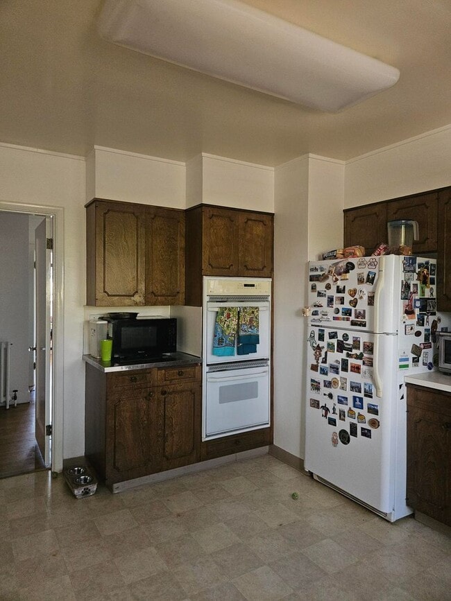 Building Photo - 5bd 5ba Stunning Home