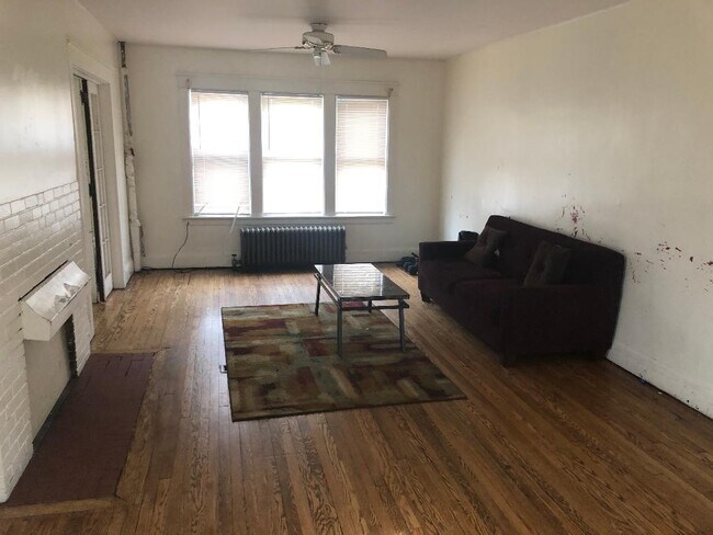 Building Photo - 116 Mitchell St