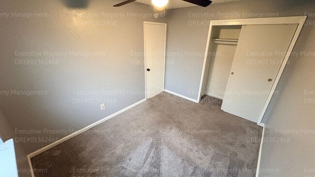 Building Photo - 3 bedroom/ 2 bathroom home nestled in a cul-de-sac.