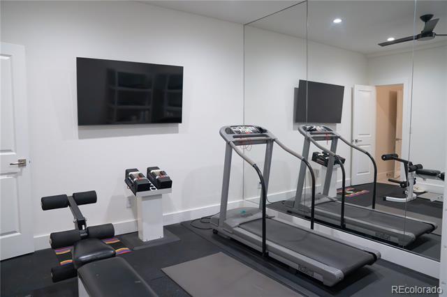 Building Photo - 190 S Glencoe St