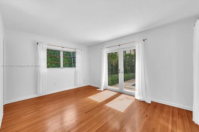 Building Photo - 7911 SW 55th Ave