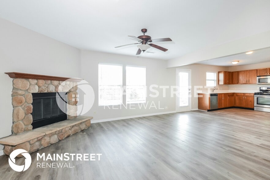 Building Photo - 3053 W Meadowbend Ln