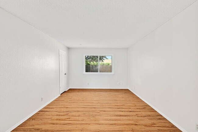 Building Photo - 10703 Onyx Cove