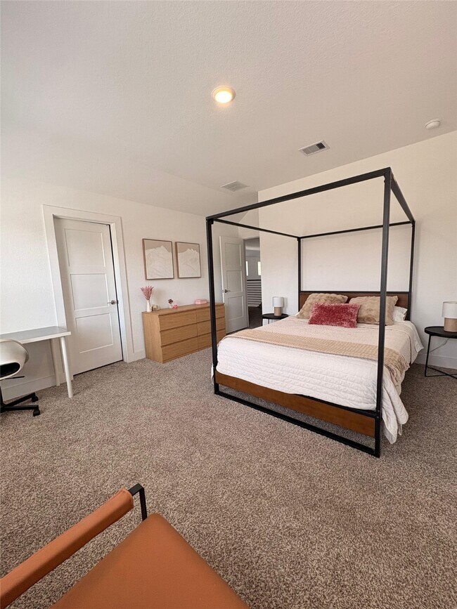 Building Photo - 13712 Moss Lake Ln