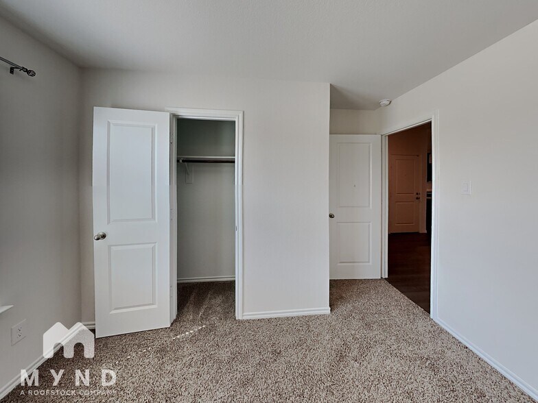 Building Photo - 4101 Black Canyon Dr