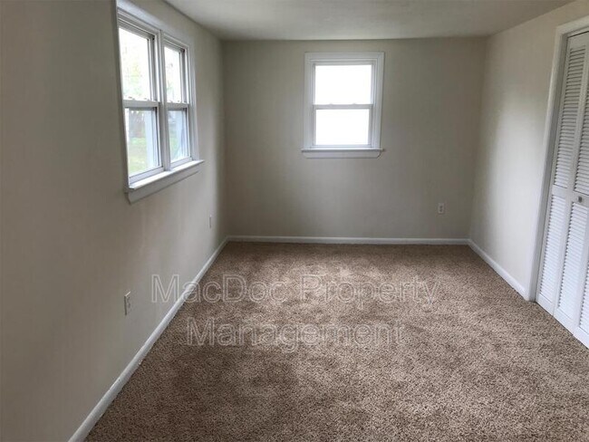 Building Photo - 217 Hillcrest Dr