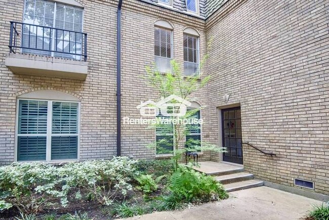 Building Photo - Coming soon!! showings Start 6/13..... Ful...