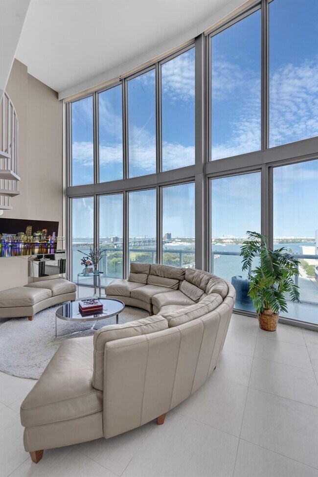 Building Photo - 888 Biscayne Blvd