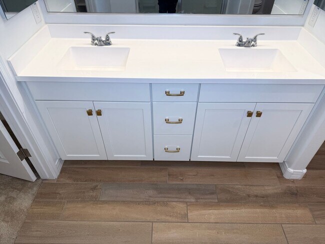 Building Photo - 1673 N St Francis Pl