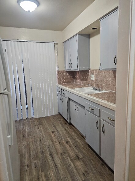 Primary Photo - 843 W Los Felis Ave