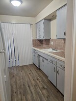 Building Photo - 843 W Los Felis Ave