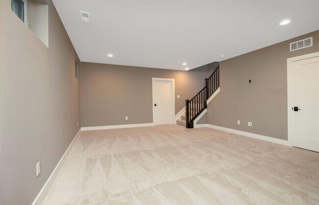 Building Photo - 1168 Edgehill Rd