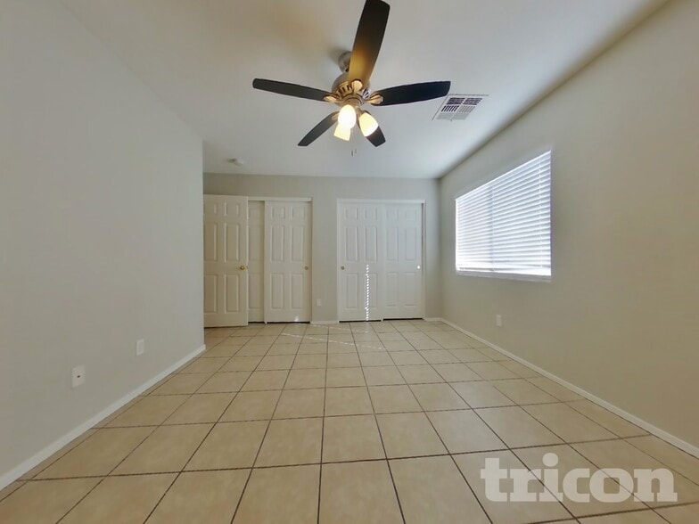 Building Photo - 22371 W Solano Dr