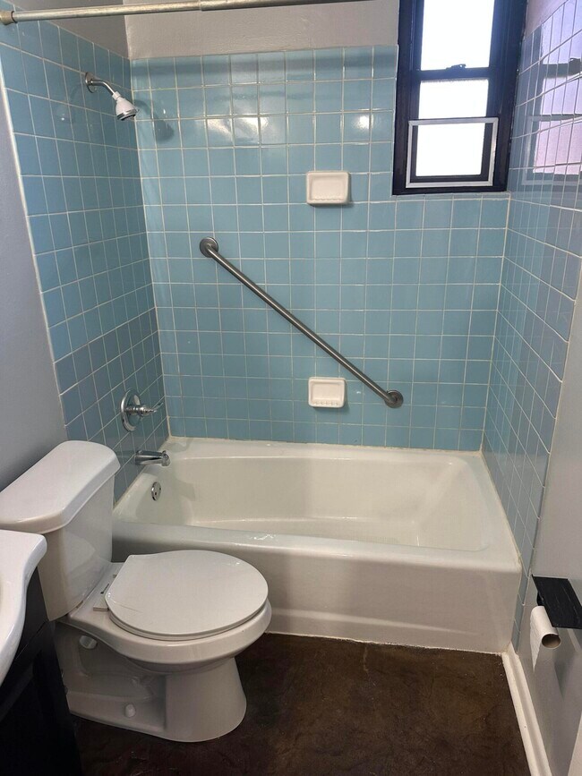 Building Photo - 705 Wilkinson Blvd