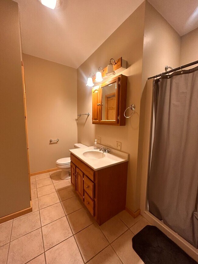 Building Photo - Charming Log Cabin Rental – 3 Bedroom / 2 Bath | Carthage School District