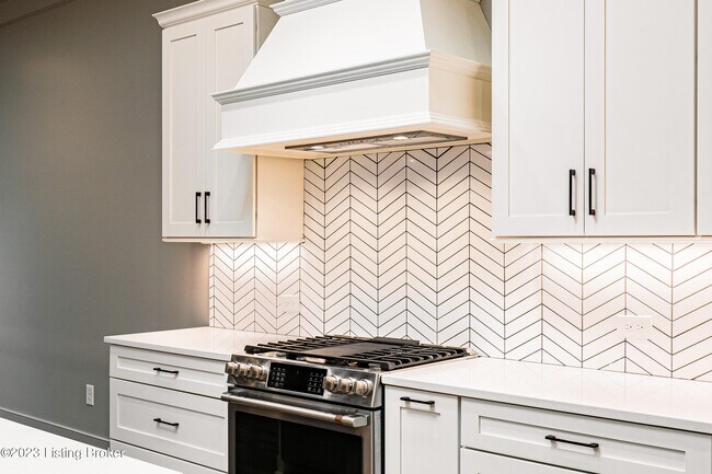 Building Photo - 10506 Meeting St