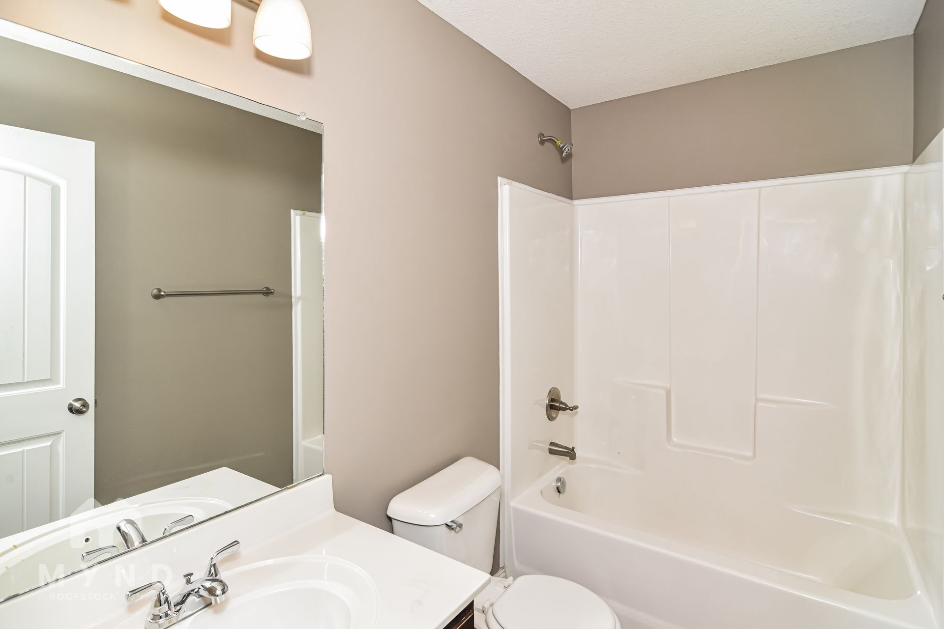 Building Photo - 619 Woodhaven Dr