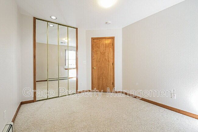 Building Photo - 2586 E 125th Pl