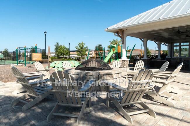 Building Photo - 1837 Amberly Dr