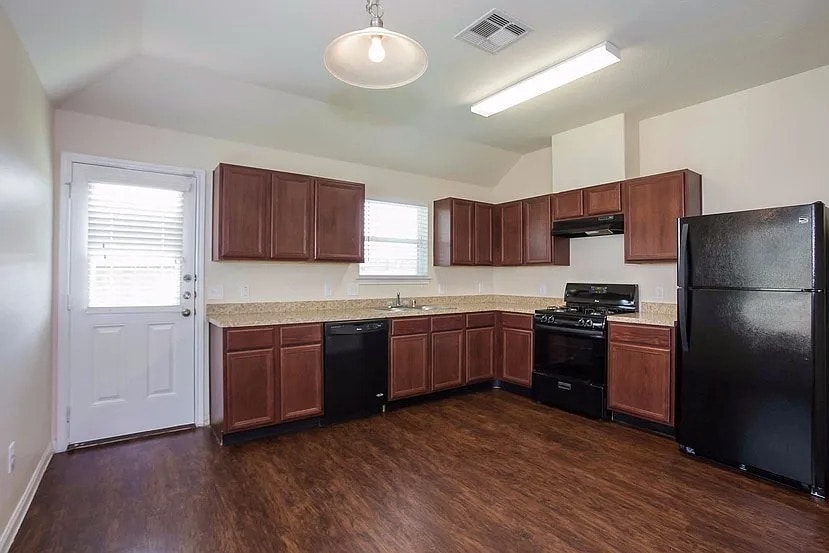 Building Photo - 6122 El Granate Dr