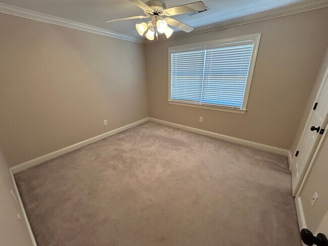 Building Photo - Executive Rental in West Rome $2,595
