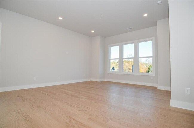 Building Photo - 2316 Mockernut Trl