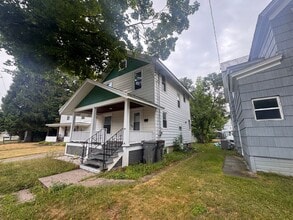 Building Photo - 628 W Thomas St