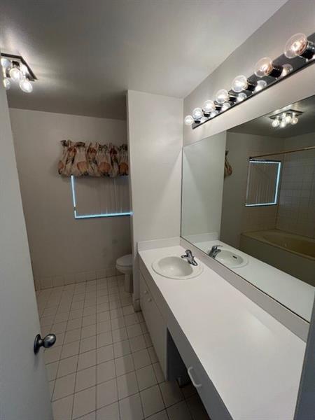 Building Photo - 4020 SW 72nd Way