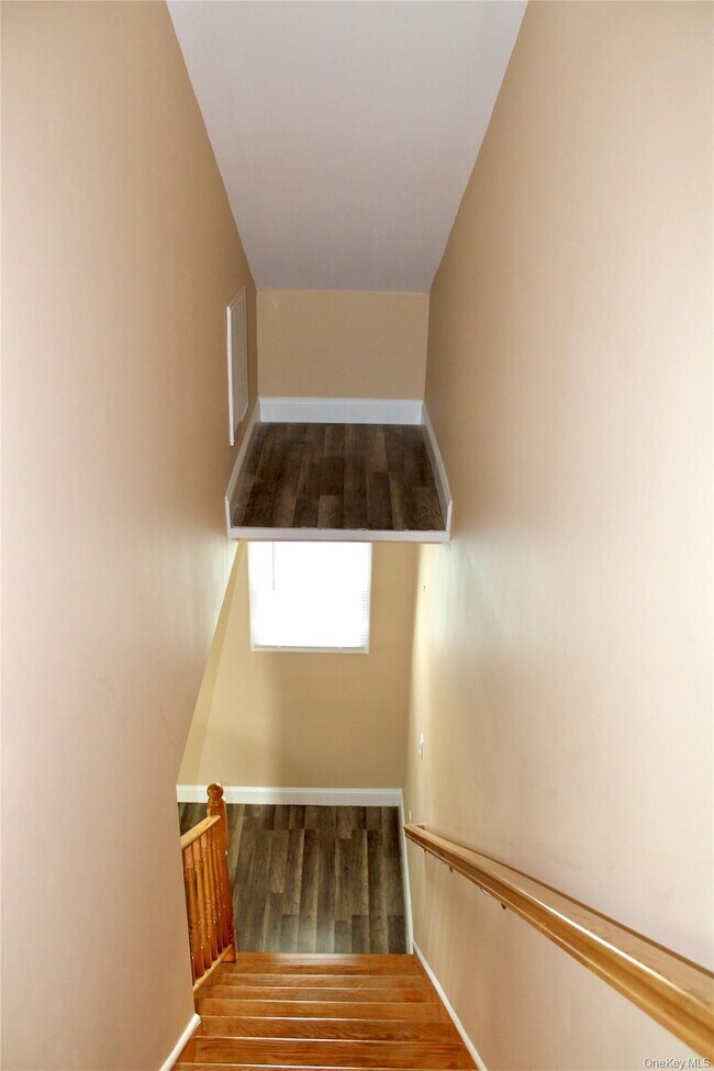 Building Photo - 2 Lafayette Dr