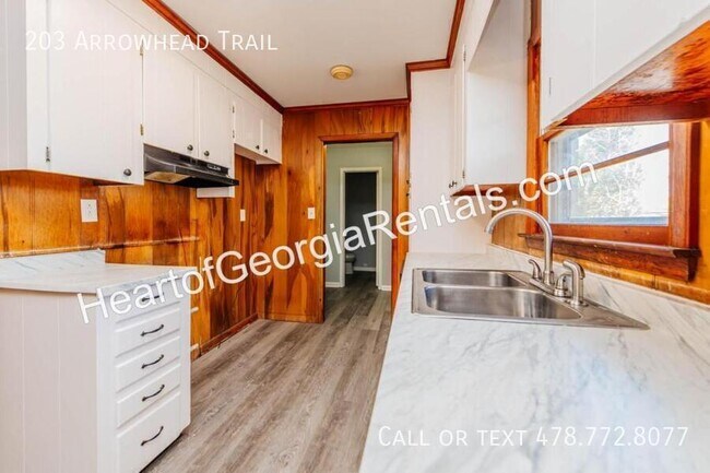 Building Photo - 203 Arrowhead Trl