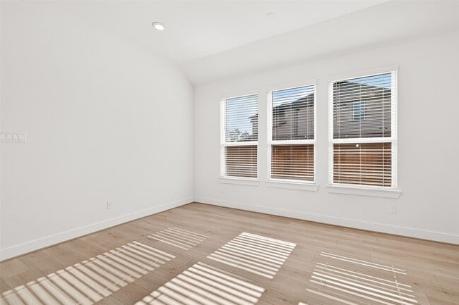 Building Photo - 4916 Northern Wds Dr