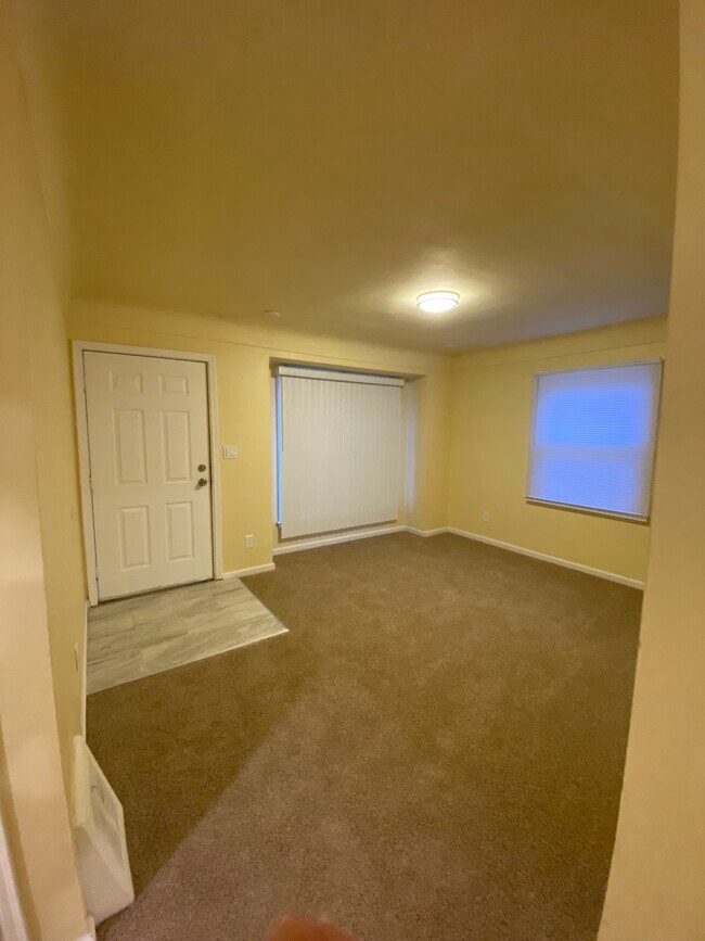 Building Photo - 776 John Daly St