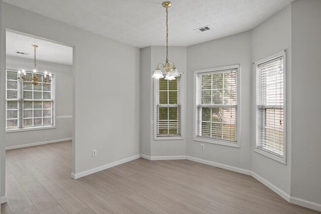 Building Photo - 329 Horsehill St