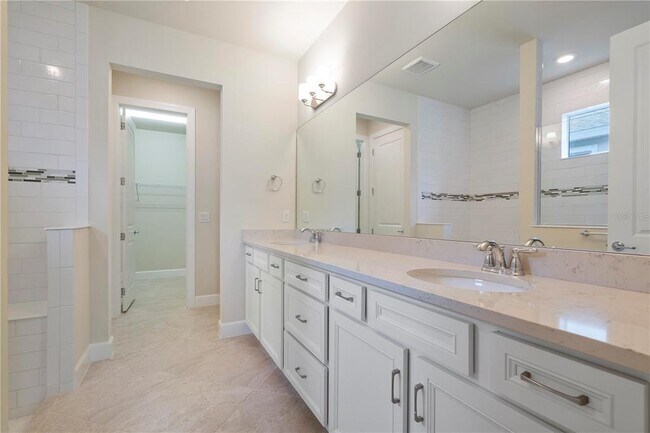 Building Photo - 17017 Pine Lily Ln