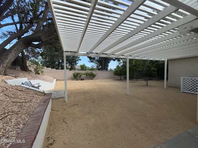 Building Photo - 2040 Shady Brook Dr