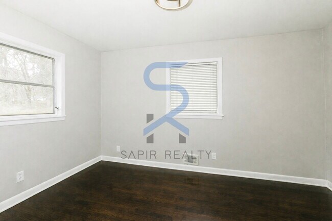 Building Photo - Collier Heights Classic – Spacious 5BR Near Downtown Atlanta