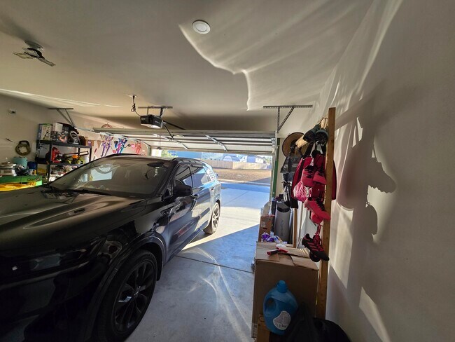 Building Photo - 335 Niblick Dr