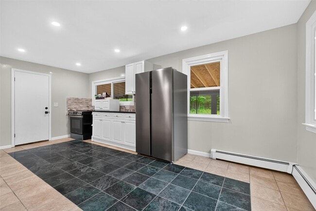 Building Photo - 52 Luxton Lake Rd
