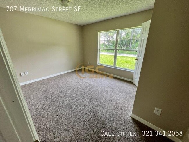 Building Photo - 707 Merrimac St SE