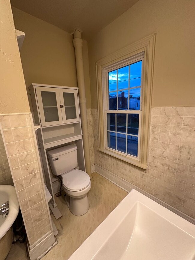 Building Photo - 3 Bedroom Home in Lebanon City