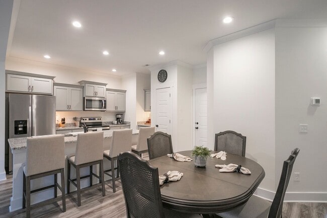 Building Photo - 3337 Alta Ln