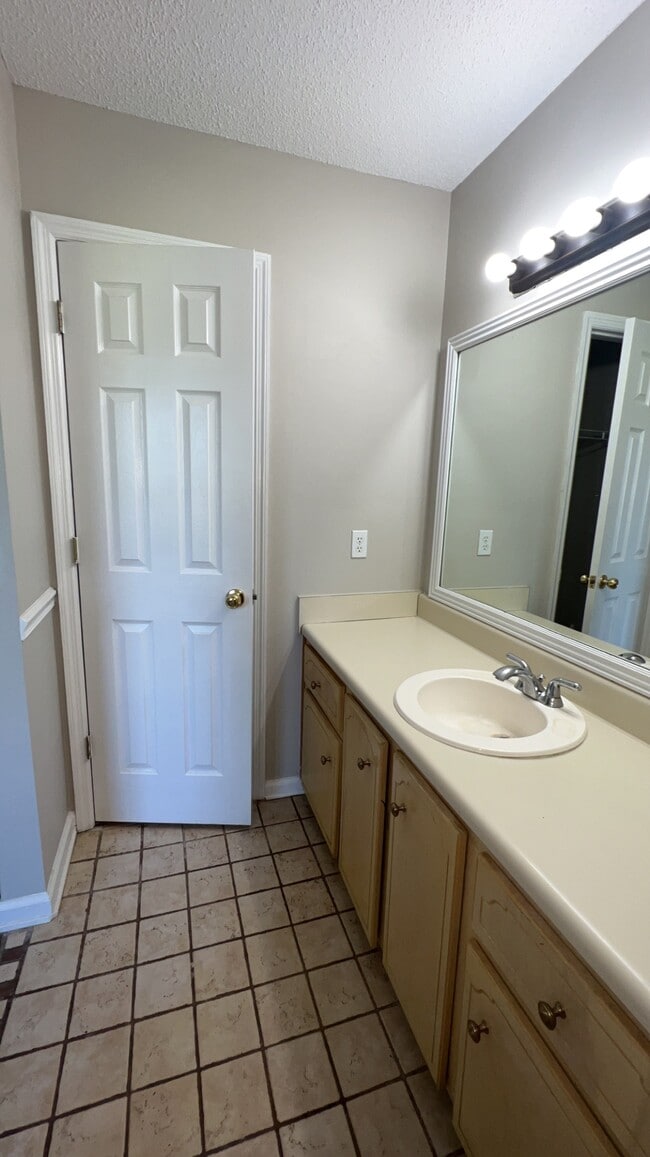 Building Photo - 754 Melissa Dr