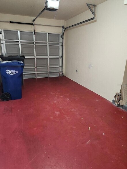 Building Photo - 6330 Green Oaks Cir